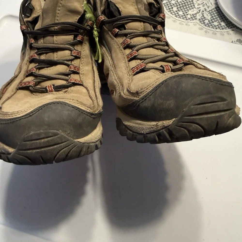 Merrell Beige Radius Mid W/Vibram Sole Waterproof Lace Up Hiking Boots Size 7.5